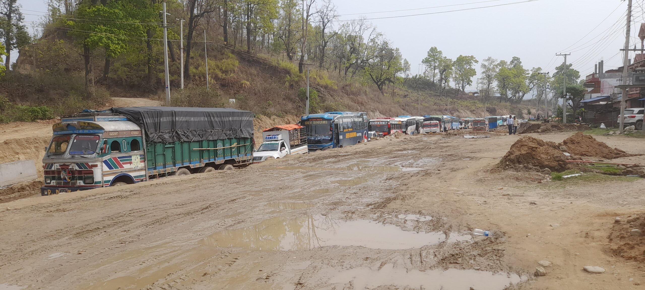 नारायणगढ–बुटवल सडकः चार पटकसम्म म्याद थप, दशैंमा घर जाने यात्रुलाई नहुने भयाे सहज